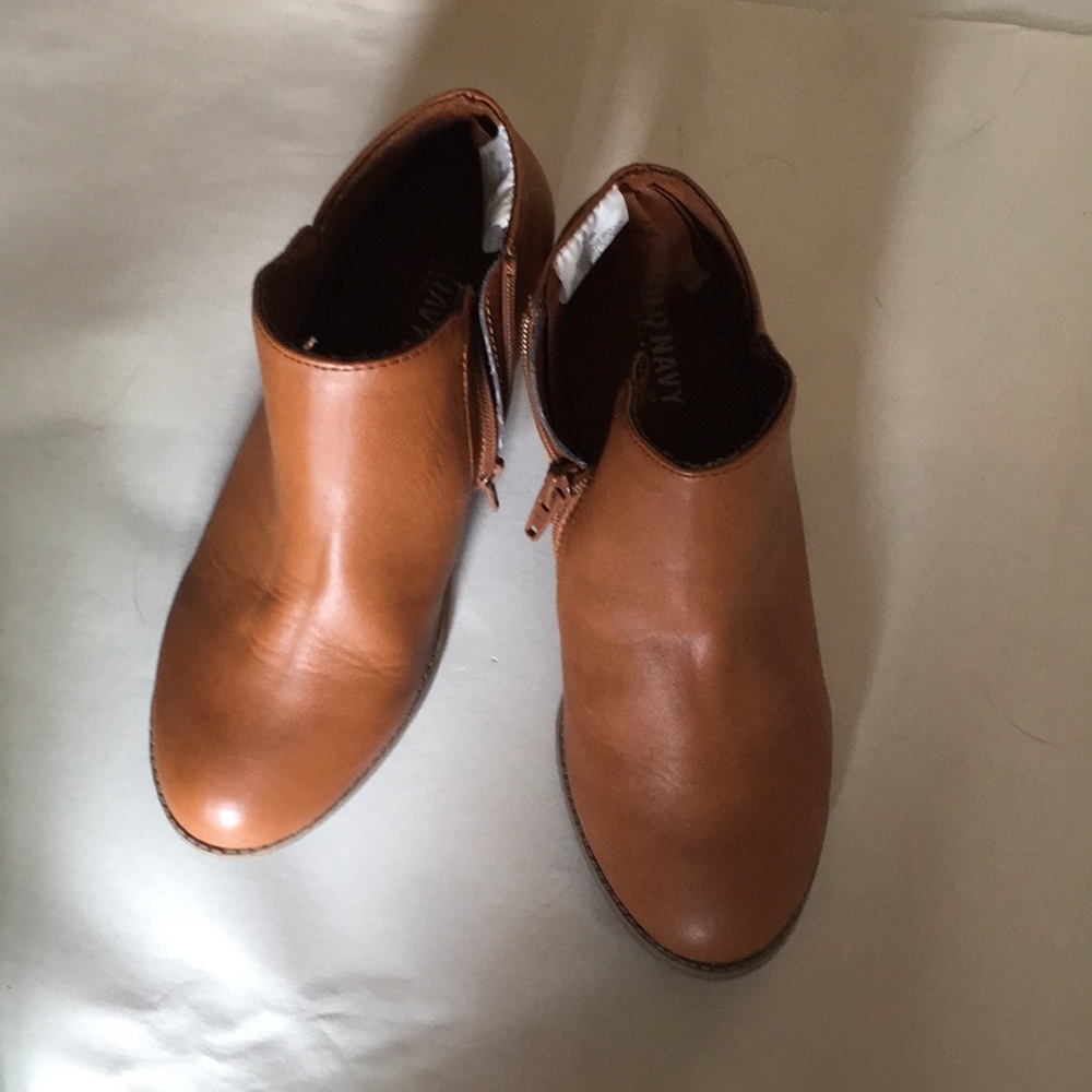 Old navy kids boot *WORN ONCE.*